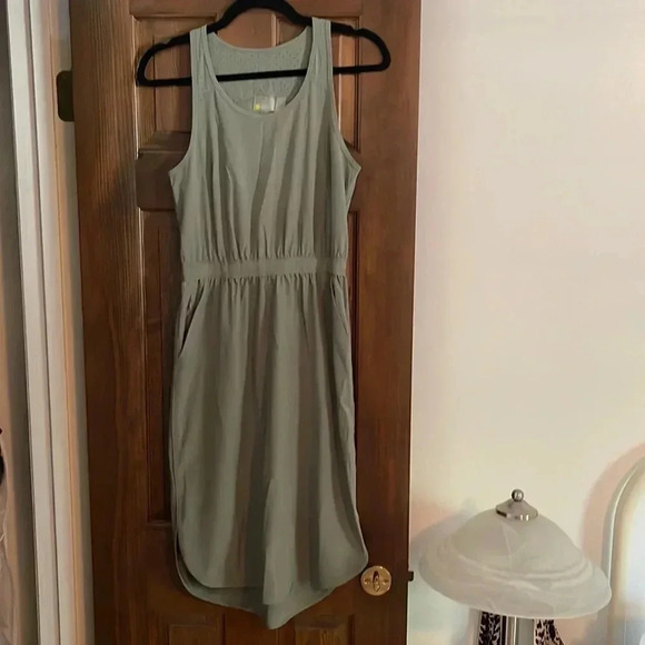 Zella green dress size XS with pockets! - Picture 1 of 6